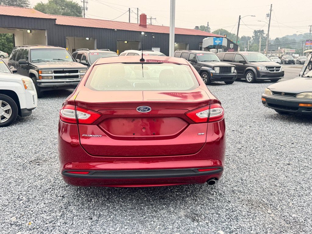 Used 2014 Ford Fusion SE FWD image 5