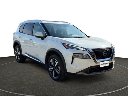 Used 2023 Nissan Rogue SL w/ SL Premium Package image 9