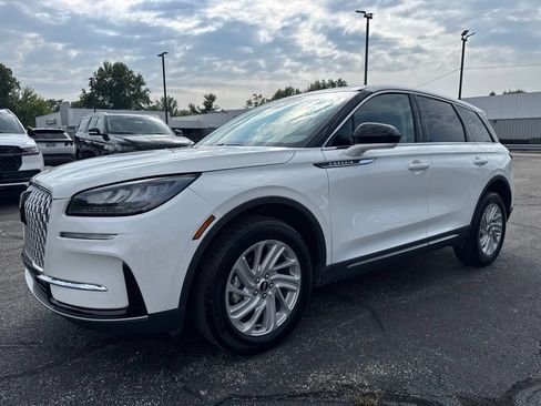 Used 2023 Lincoln Corsair FWD image 3