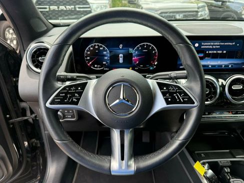 Used 2025 Mercedes-Benz GLB 250 image 5