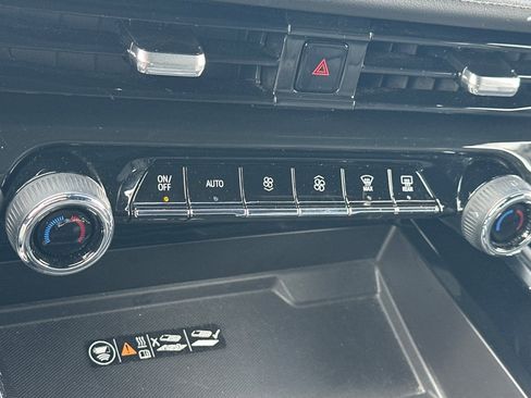 Used 2025 Chevrolet Suburban LT AWD/4WD image 22