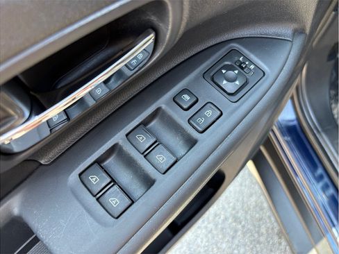 Used 2020 Mitsubishi Outlander SE FWD image 18