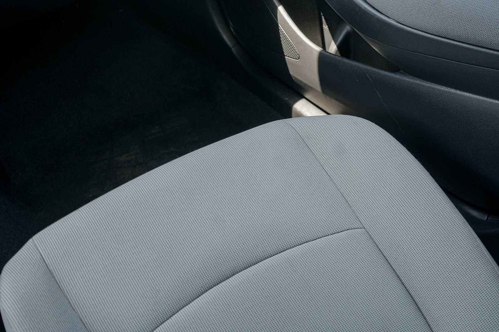 Used 2022 Toyota Corolla LE FWD image 20