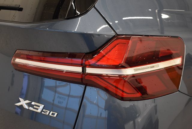 Used 2025 BMW X3 xDrive30i w/ M Sport Package AWD/4WD image 12