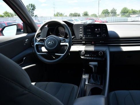 Used 2021 Hyundai Elantra SEL w/ Cargo Package FWD image 22