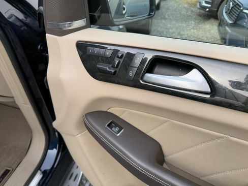 Used 2015 Mercedes-Benz GL 450 4MATIC image 24