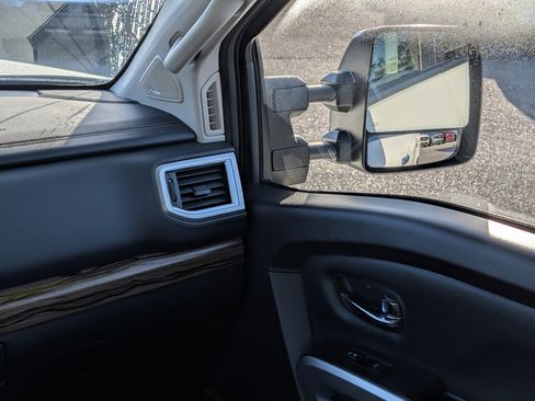 Used 2019 Nissan Titan SL w/ Texas Titan Edition image 21