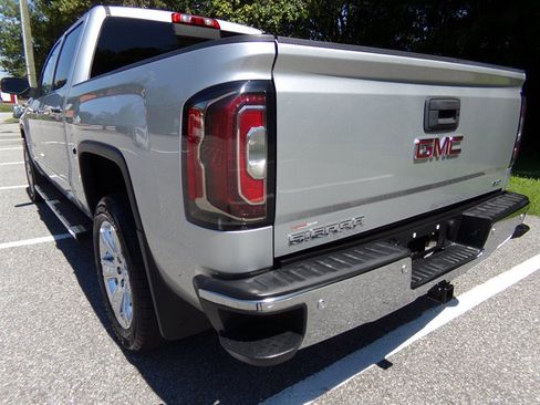 Used 2018 GMC Sierra 1500 SLT AWD/4WD image 8