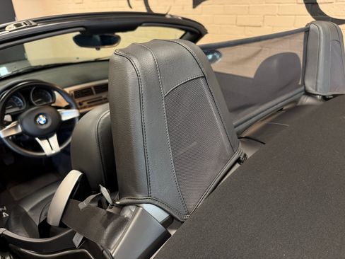 Used 2003 BMW Z4 3.0i image 25