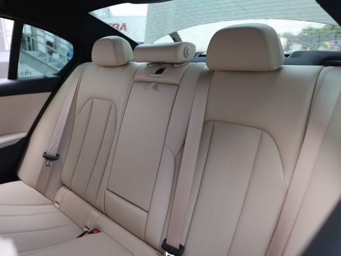 Used 2022 BMW 330i Sedan w/ Premium Package RWD image 12