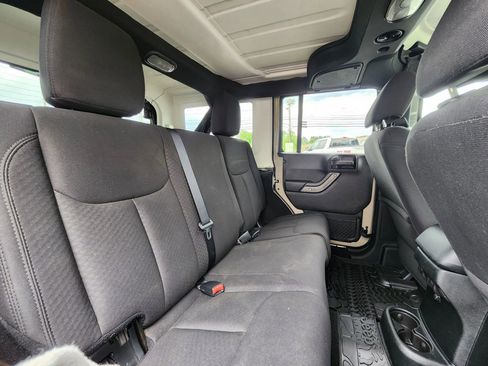 Used 2017 Jeep Wrangler Unlimited Sport w/ Quick Order Package 24S AWD/4WD image 45