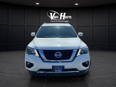Used 2020 Nissan Pathfinder SV AWD/4WD image 2