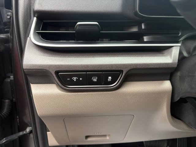 Certified 2025 Kia Carnival EX FWD image 21