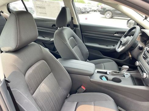 Used 2025 Nissan Altima 2.5 SV image 33
