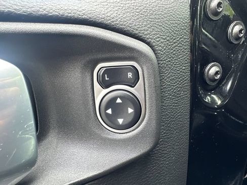 Used 2023 Jeep Wrangler Unlimited Sahara w/ Cold Weather Group AWD/4WD image 27