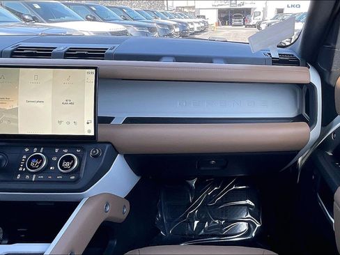 New 2026 Land Rover Defender 110 X-Dynamic SE AWD/4WD image 6