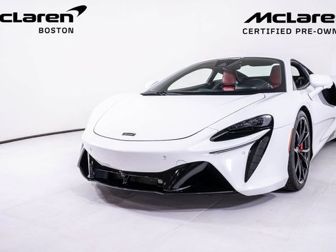Used 2023 McLaren Artura RWD image 9