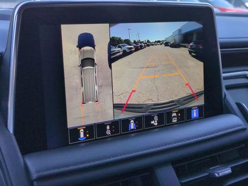 Used 2022 Chevrolet Suburban High Country image 25