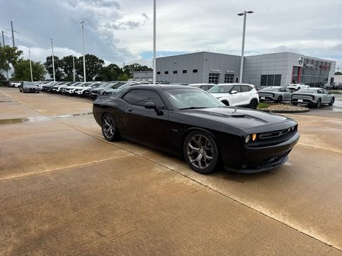 Used 2015 Dodge Challenger R/T w/ Quick Order Package 28B R/T RWD image 8