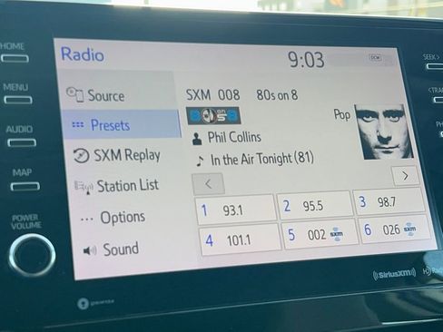 Used 2022 Toyota Camry XLE image 20