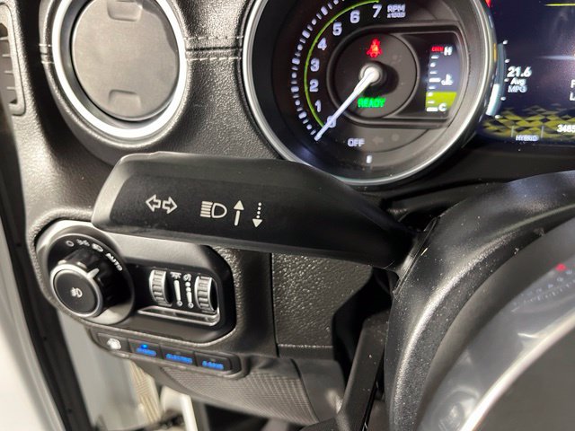 Used 2022 Jeep Wrangler Unlimited Sahara w/ Cold Weather Group AWD/4WD image 23