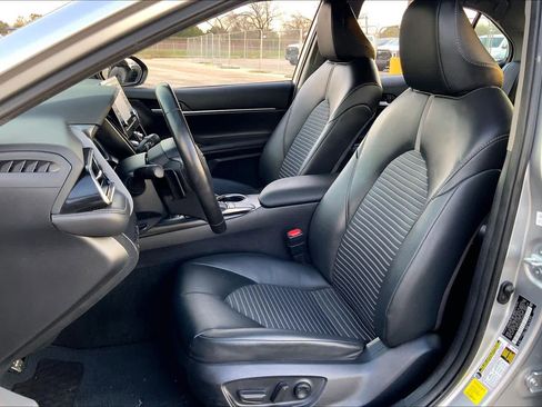 Used 2024 Toyota Camry SE image 7