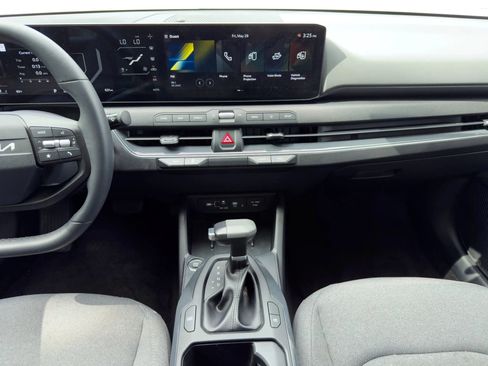 Used 2025 Kia K4 EX FWD image 33