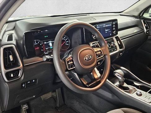 Used 2021 Kia Sorento LX FWD image 10