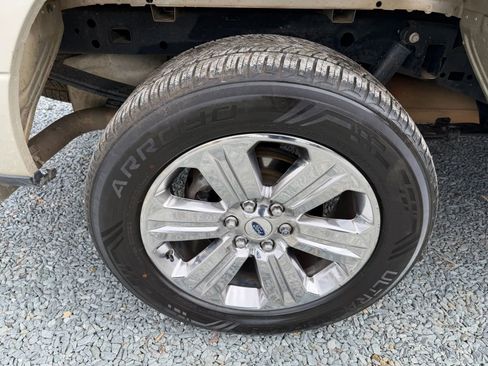 Used 2018 Ford F150 XLT w/ Equipment Group 302A Luxury image 11