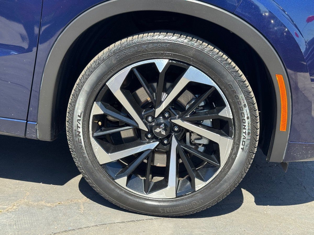 Used 2023 Mitsubishi Outlander SEL AWD/4WD image 6
