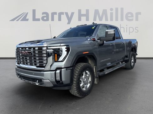 Used 2024 GMC Sierra 3500 Denali w/ Denali Reserve Package image 4