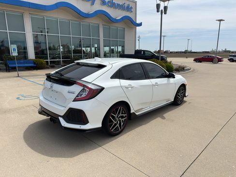 Used 2017 Honda Civic Sport Touring image 5