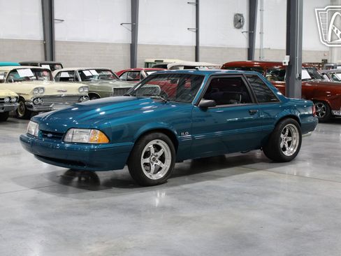 Used 1993 Ford Mustang LX image 2
