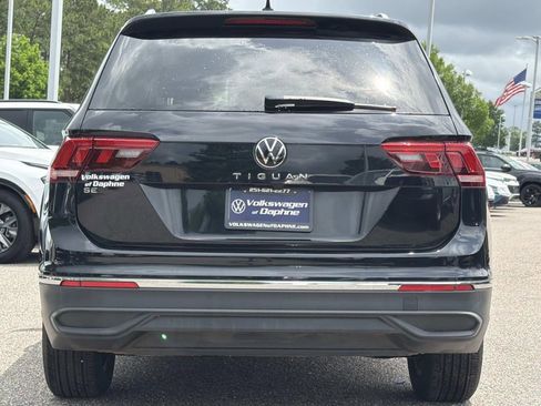 Used 2024 Volkswagen Tiguan SE FWD image 5