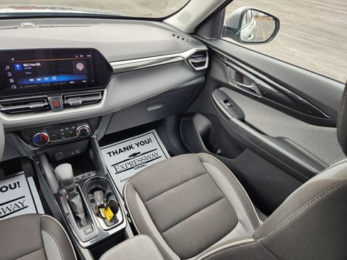 Used 2025 Chevrolet TrailBlazer LT image 16