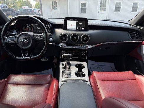 Used 2021 Kia Stinger GT1 AWD/4WD image 10