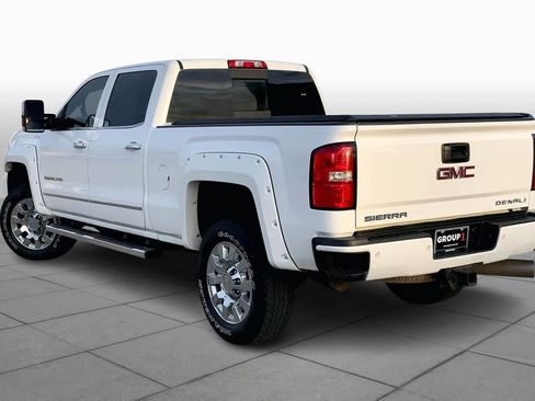 Used 2015 GMC Sierra 2500 Denali w/ Duramax Plus Package image 11