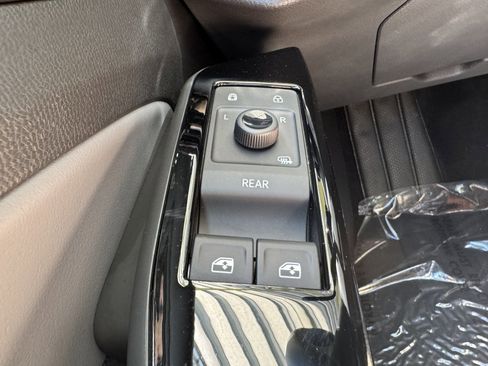 Used 2024 Volkswagen ID.4 S image 25