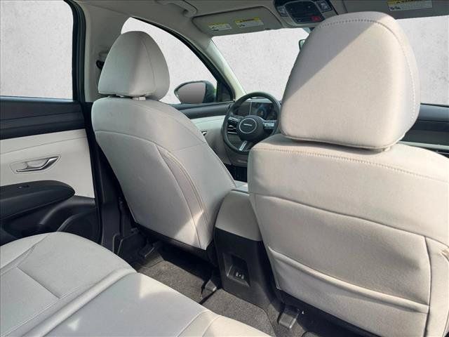 Used 2025 Hyundai Tucson SE FWD image 19