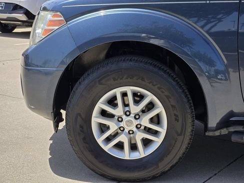 Used 2014 Nissan Frontier SV w/ SV Value Truck Package RWD image 14