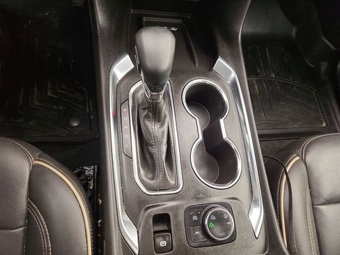 Certified 2023 Chevrolet Traverse Premier w/ Redline Edition image 16