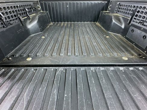 Used 2020 Toyota Tacoma SR5 RWD image 27
