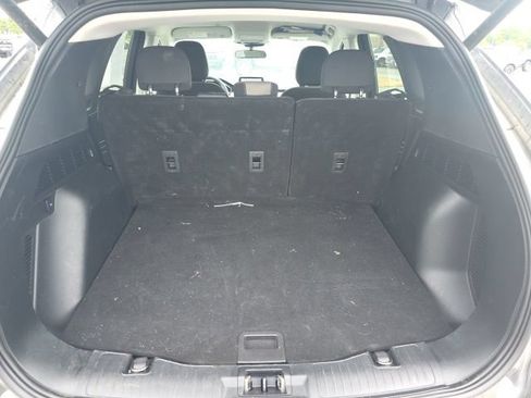 Used 2022 Ford Escape SE w/ SE Sport Appearance Package FWD image 11