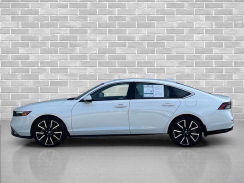 Used 2024 Honda Accord Touring image 2