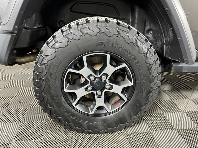 Used 2018 Jeep Wrangler Unlimited Rubicon w/ Dual Top Group AWD/4WD image 12