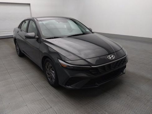 Used 2024 Hyundai Elantra SEL FWD image 13