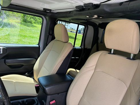 Used 2020 Jeep Gladiator Sport w/ Quick Order Package 24S AWD/4WD image 21