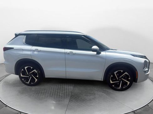 Used 2024 Mitsubishi Outlander SEL Black Edition FWD image 2