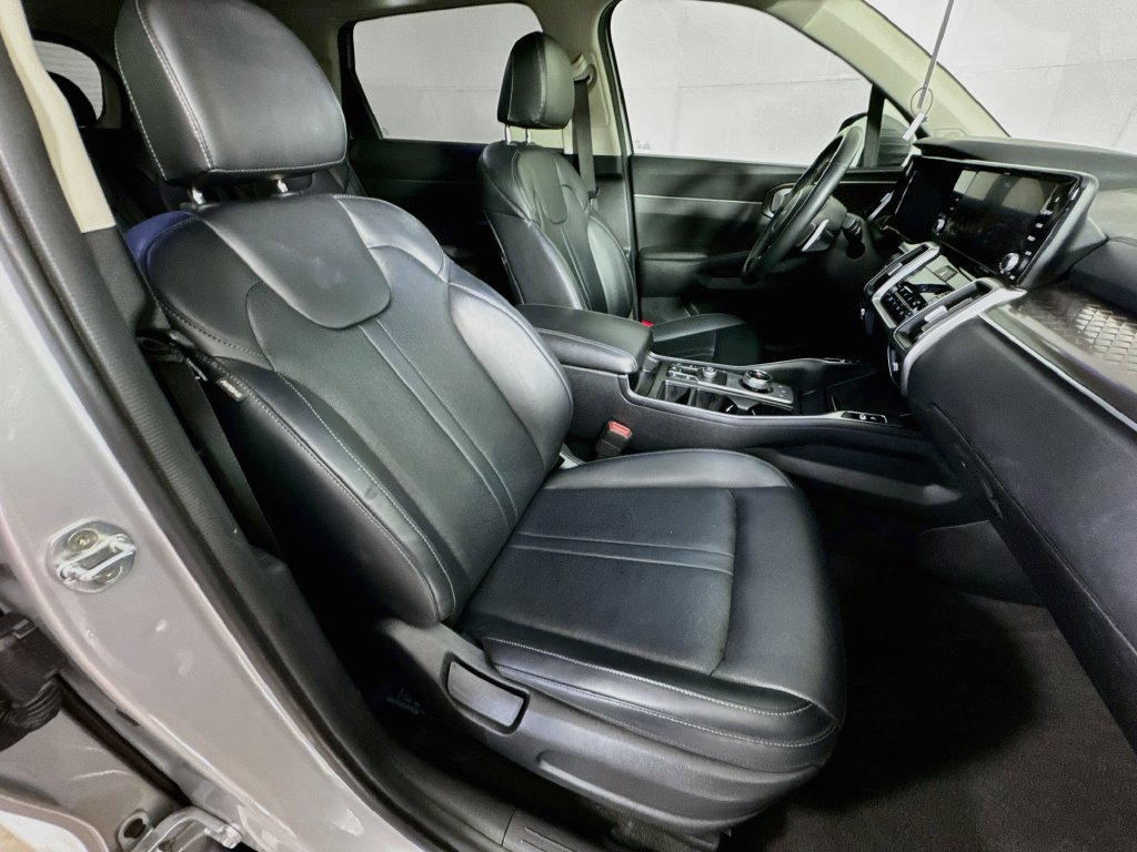 Used 2022 Kia Sorento EX w/ Panoramic Sunroof Package FWD image 37