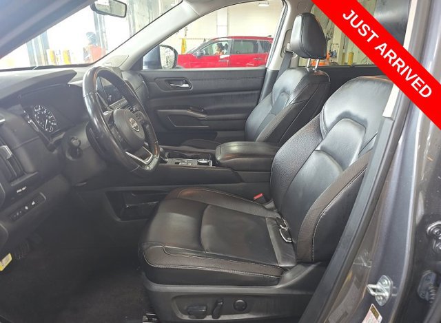 Used 2024 Nissan Pathfinder SL w/ SL Premium Package AWD/4WD image 6